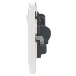 Vimark Pro 13A 1-Gang SP Switched Plug Socket White
