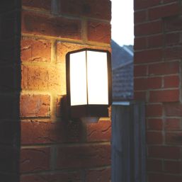 Brackenheath iSpot Deco Indoor & Outdoor Wall Light With PIR & Photocell Sensor Black