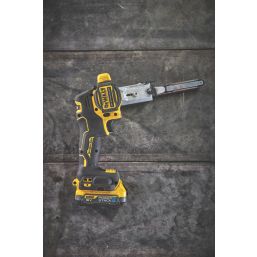 DEWALT DCM200E2T-GB 0.5" 18V 2 x 1.7Ah Li-Ion XR Brushless Cordless Band File