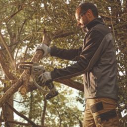 Titan  18V 1 x 2.0Ah Li-Ion   Cordless 15cm Chainsaw