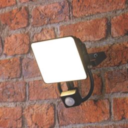 TCP  Indoor & Outdoor LED Floodlight With PIR Sensor Black 20W 3200lm