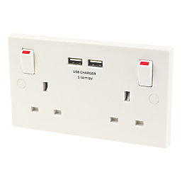 British General 900 Series 13A 2-Gang SP Switched Socket + 3.1A 15.5W 2-Outlet Type A USB Charger White