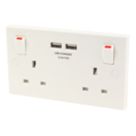 British General 900 Series 13A 2-Gang SP Switched Socket + 3.1A 15.5W 2-Outlet Type A USB Charger White
