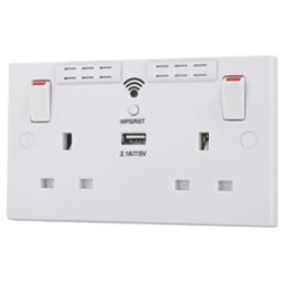 British General 900 Series 13A 2-Gang SP Switched Wi-Fi Extender Socket + 2.1A 10.5W 1-Outlet Type A USB Charger White