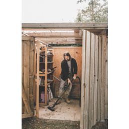 Karcher WD 5 1100W 25Ltr  Wet & Dry Vacuum 220-240V