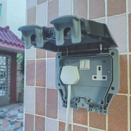 LAP  IP66 13A 2-Gang 2P+E Weatherproof Outdoor Switched Socket