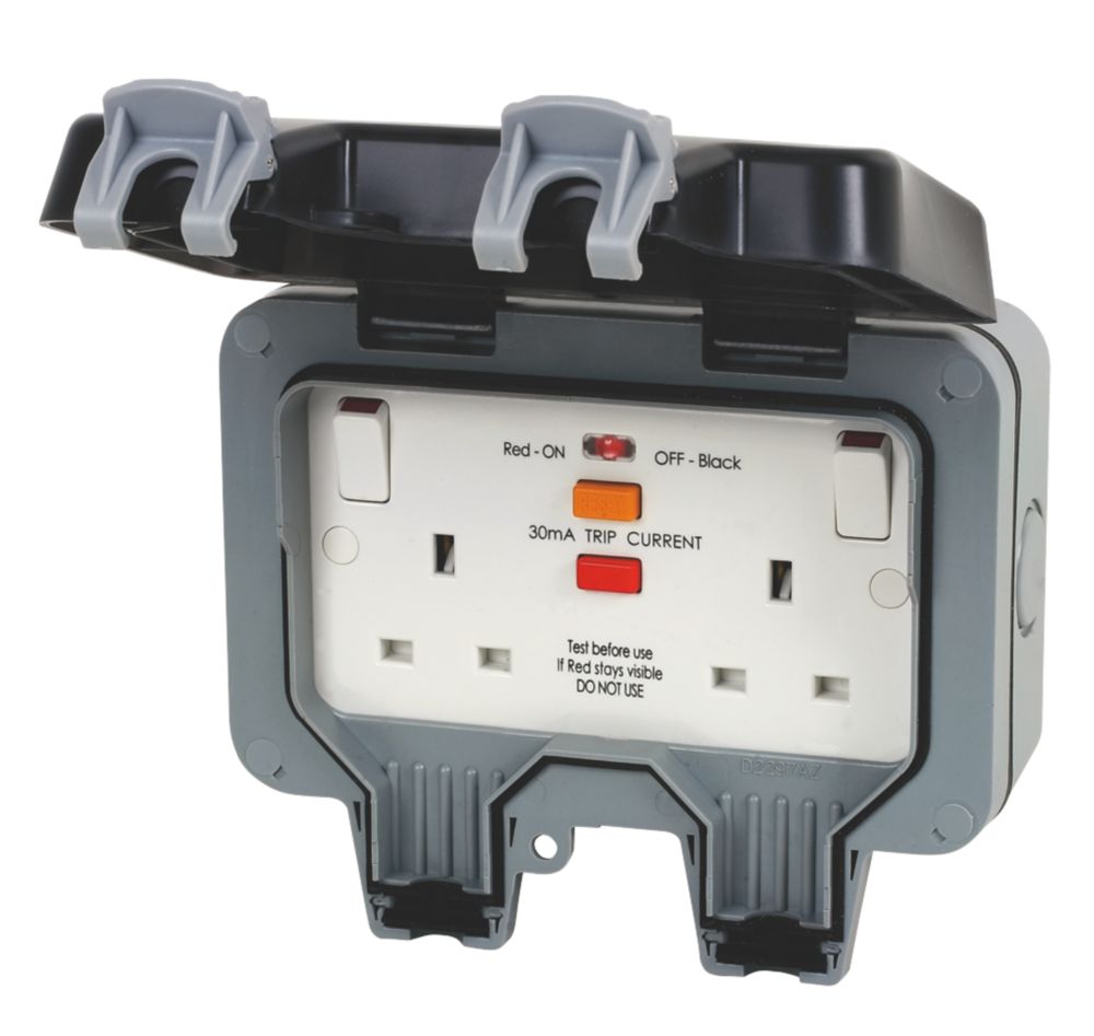 British General IP66 13A 2Gang SP Weatherproof Outdoor Switched Passive RCD Socket Screwfix