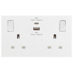 British General 900 Series 13A 2-Gang SP Switched Socket + 3A 45W 2-Outlet Type A & C USB Charger White