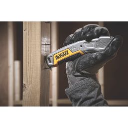 DEWALT DWHT10054-0 Retractable Utility Knife