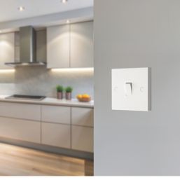 British General 900 Series 10AX 1-Gang Intermediate Switch White