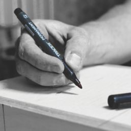 TRACER  Medium Tip Black Permanent Marker