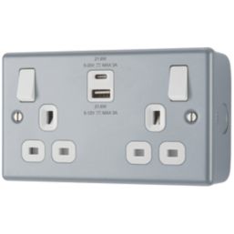British General Metal Clad 13A 2-Gang SP Switched Metal Clad Socket + 3A 22W 2-Outlet Type A & C USB Charger with White Inserts