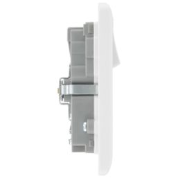 LAP  13A 2-Gang SP Switched Wi-Fi Extender + 2.1A 10.5W 1-Outlet Type A USB Charger White